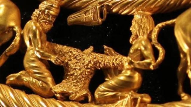 Від Інтерполу вимагають міжнародного розшуку скіфського золота 