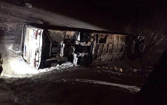 Автобус с детьми перевернулся в Днепропетровской области