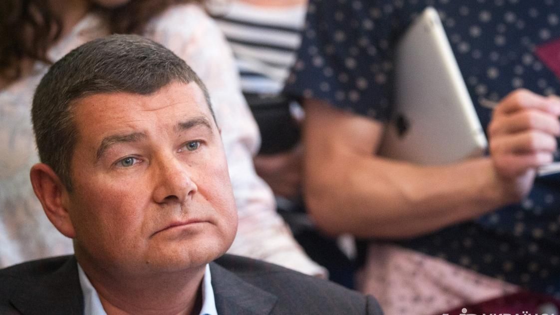 Каким компроматом беглец Онищенко владеет на Порошенко Каким компроматом беглец Онищенко владеет на Порошенко