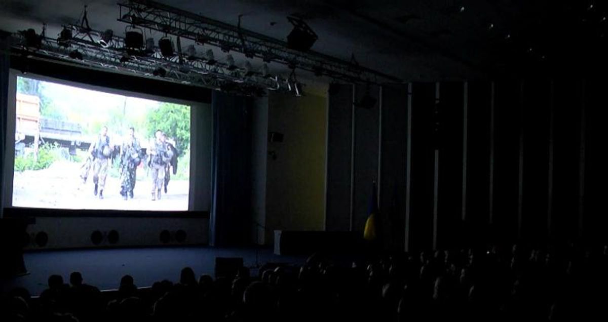 В Києві презентувати фільм про Кіборгів "Я піду за сонцем"
В Києві презентувати фільм про Кіборгів "Я піду за сонцем"