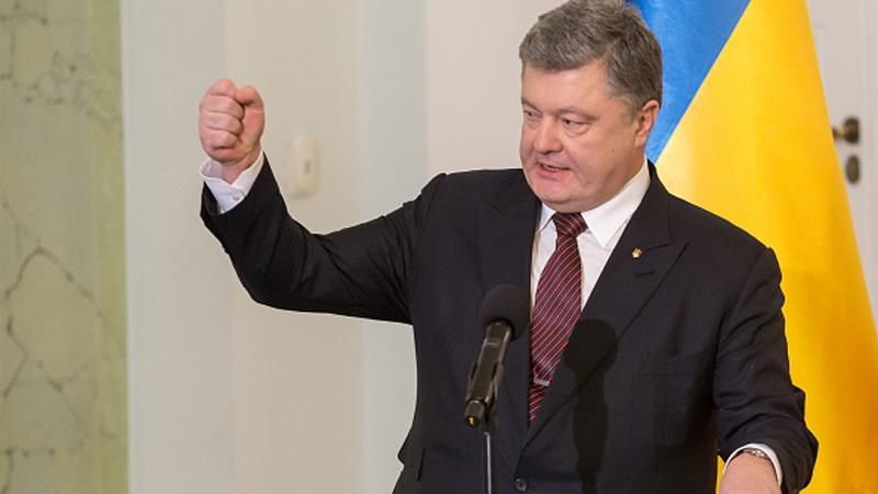 Порошенко запевнив, що в Криму незабаром почують українське слово 