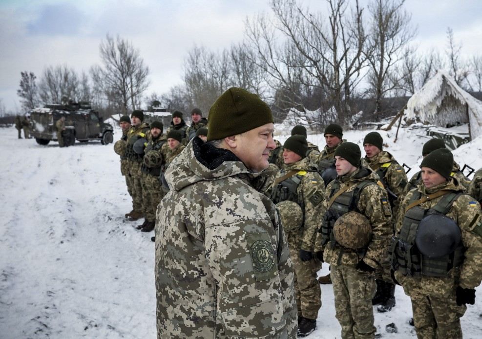 Як Порошенко побував на передовій: з'явилися фото, відео Як Порошенко побував на передовій: з'явилися фото, відео