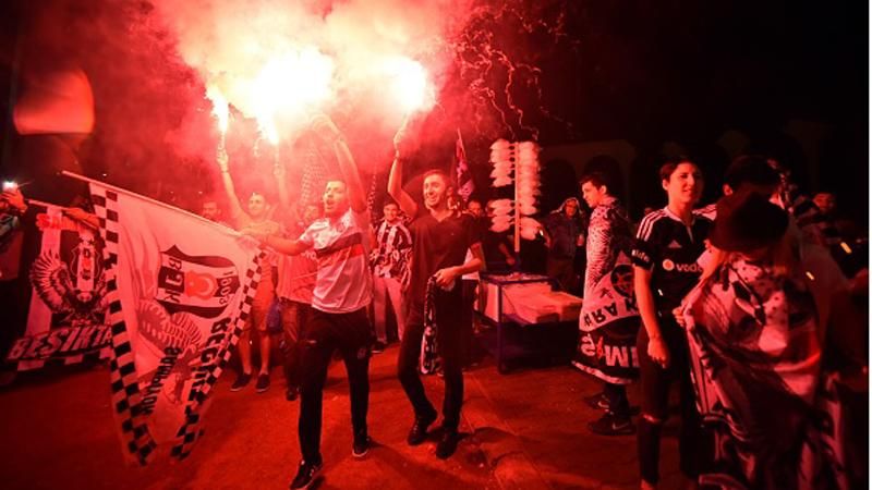 На турецьких уболівальників вдруге за два дні напали в Україні На турецьких уболівальників вдруге за два дні напали в Україні