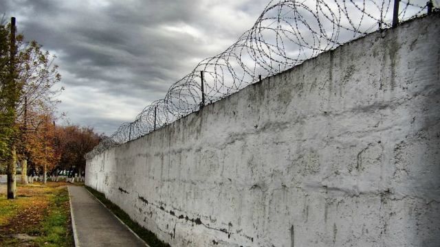 Розстріли, наркотрафіки і голодні бунти, – чим живуть колонії на окупованій території Розстріли, наркотрафіки і голодні бунти, – чим живуть колонії на окупованій території