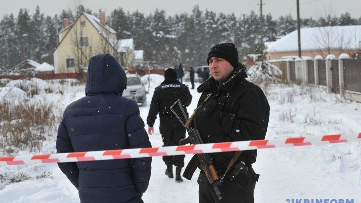 Перестрелка полиции под Киевом: полетели первые головы Перестрелка полиции под Киевом: полетели первые головы