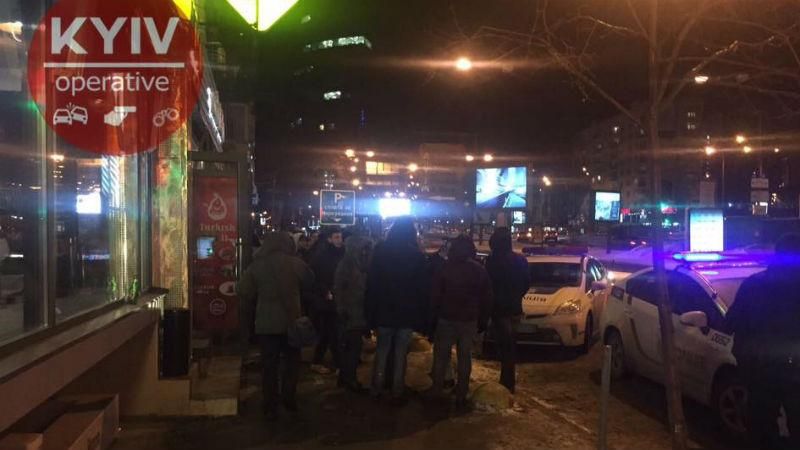 Напад на футбольних фанатів у Києві: з'явилося відео сутички Напад на футбольних фанатів у Києві: з'явилося відео сутички