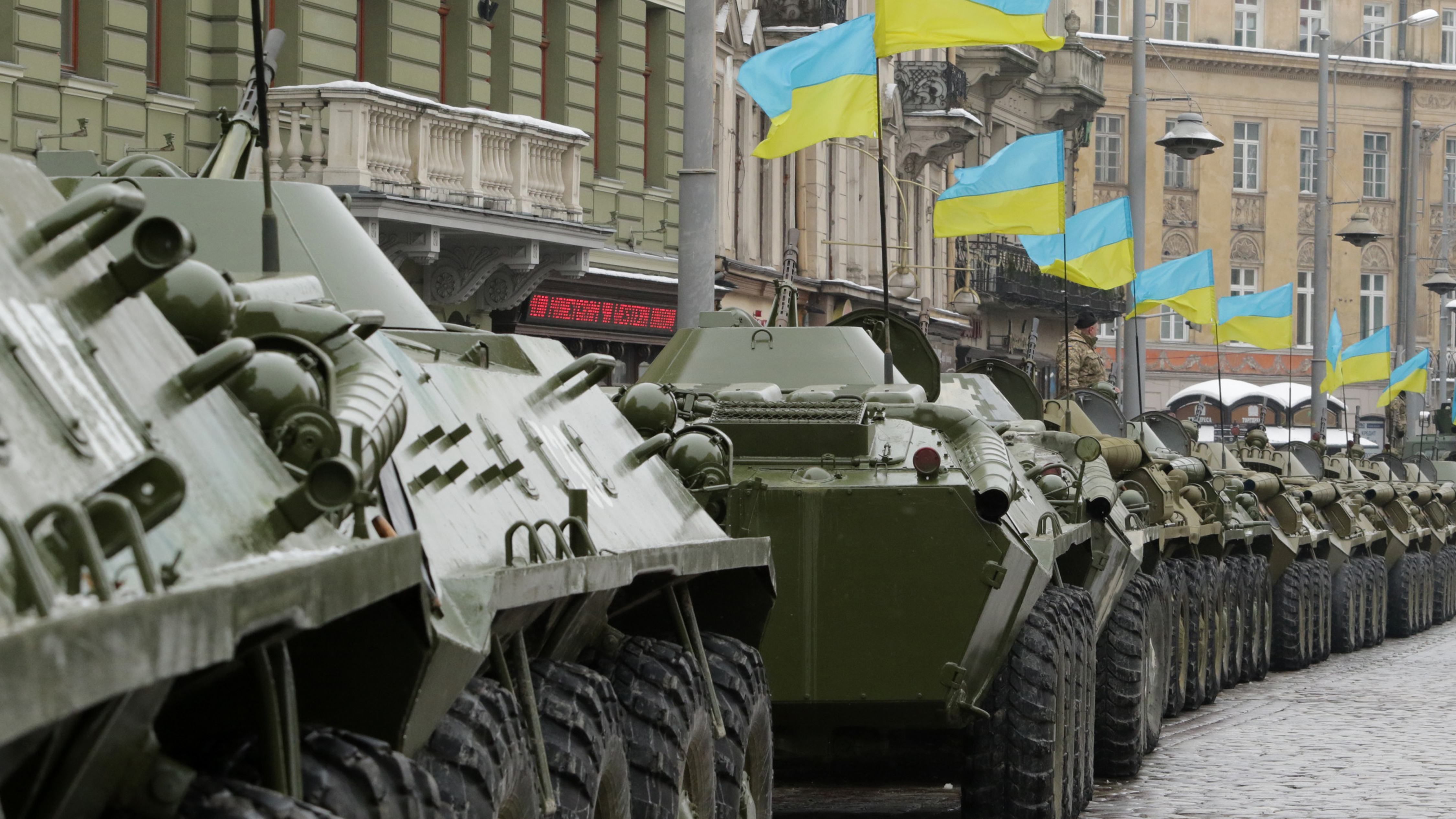 Історичний військовий парад у Львові: вся міць України на старовинних вулицях Історичний військовий парад у Львові: вся міць України на старовинних вулицях