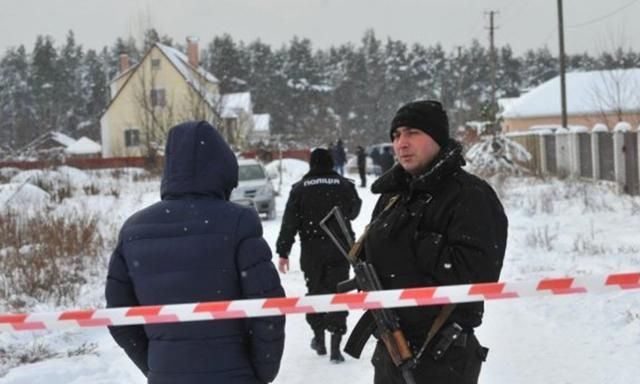 У нього поламані пальці, там немає рук, – родичі загиблого поліцейського