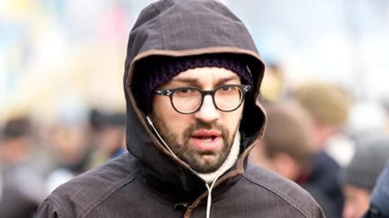 Лещенко убегал от представителя НАПК в Раде Лещенко убегал от представителя НАПК в Раде