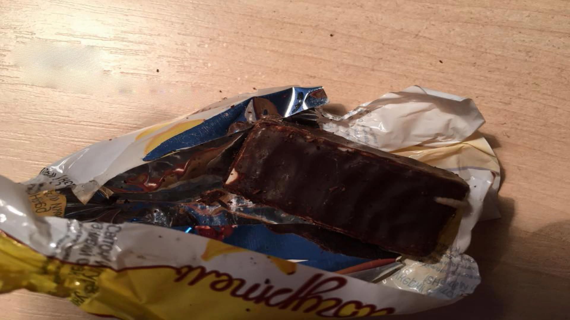 "Живі" солодощі: львів'янка купила цукерки з черв'яками