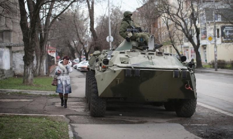 З’явилось фото великої кількості російської військової техніки у Криму