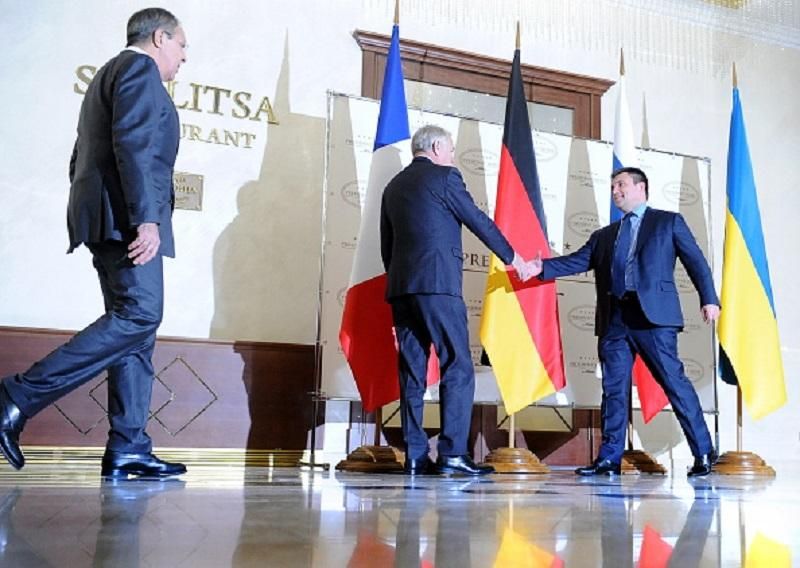 Стало відомо, про що говорили на переговорах по Донбасу в Мінську Стало відомо, про що говорили на переговорах по Донбасу в Мінську