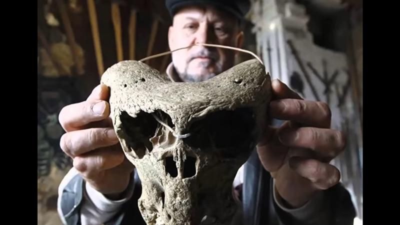 Ученые нашли нацистский сундук, вероятно, с костями инопланетян Ученые нашли нацистский сундук, вероятно, с костями инопланетян