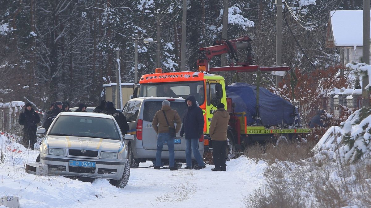 Трагедія у Княжичах: у ГПУ повідомили, чому затримані поліцейські не могли себе розсекретити Трагедія у Княжичах: у ГПУ повідомили, чому затримані поліцейські не могли себе розсекретити