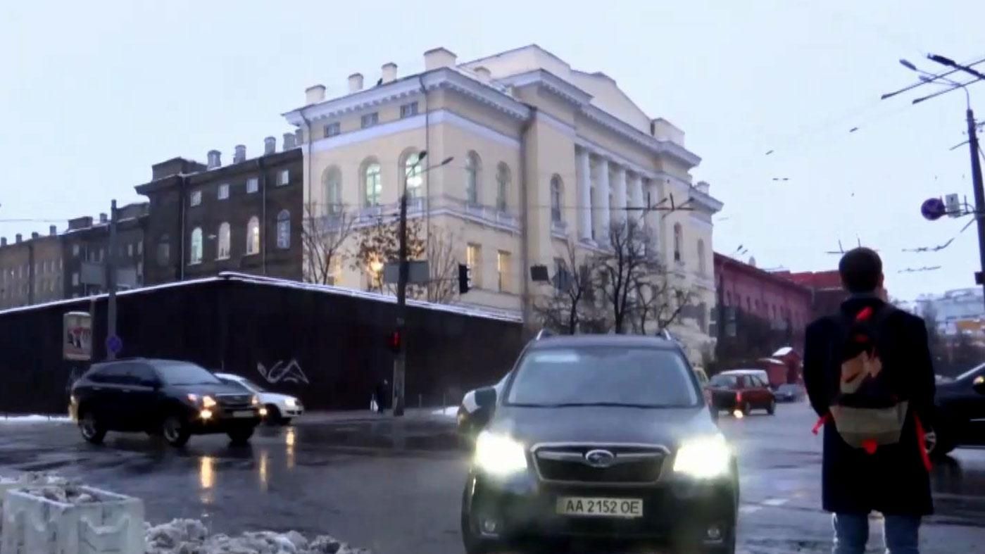 Как Киев борется с ледяным дождем и гололедом Как Киев борется с ледяным дождем и гололедом