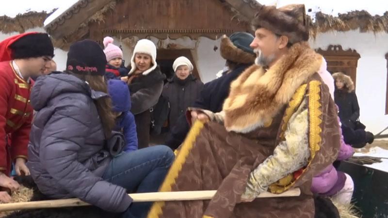 Святой Николай открыл двери для детей в своей резиденции Святой Николай открыл двери для детей в своей резиденции