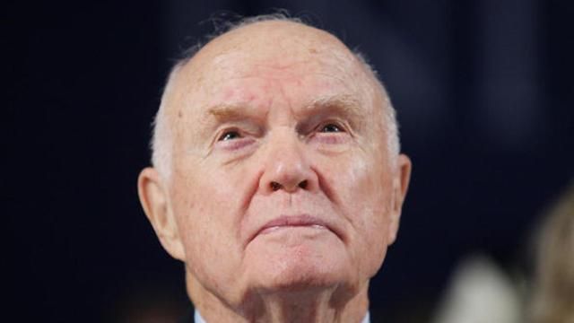 У США помер перший американський астронавт У США помер перший американський астронавт