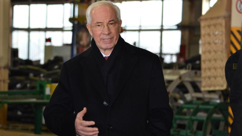 В Азарова бідкаються, що обшук на квартирі-складі влаштували, щоб його обікрасти В Азарова бідкаються, що обшук на квартирі-складі влаштували, щоб його обікрасти