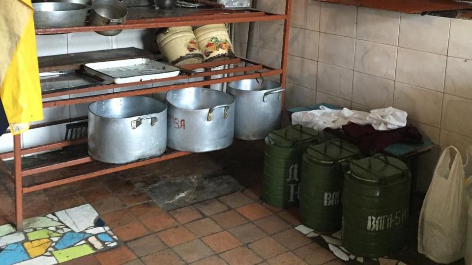 Луценко показал нечеловеческие условия колонии на Житомирщине Луценко показал нечеловеческие условия колонии на Житомирщине