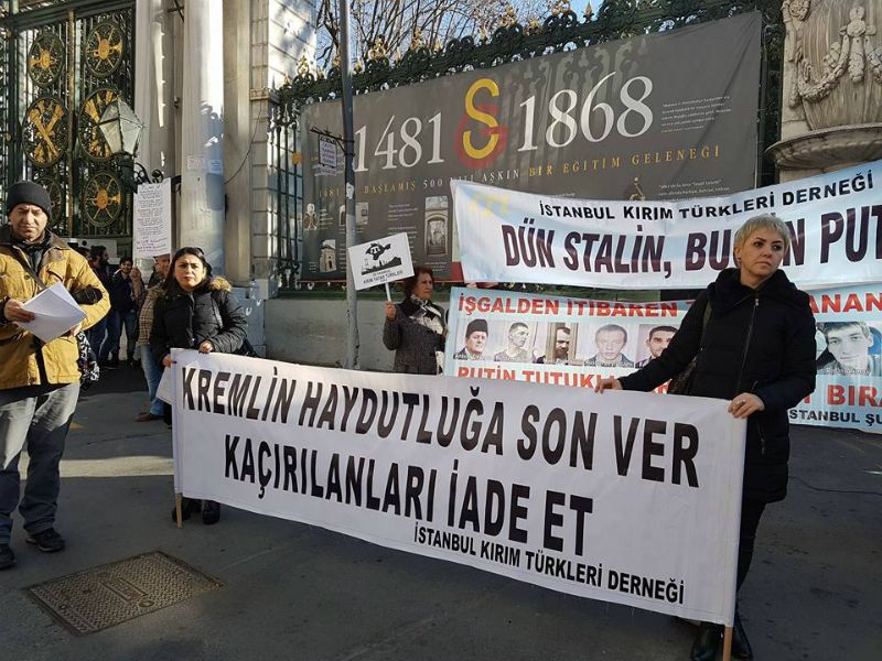 В Стамбуле прошел митинг против российской оккупации Крыма
