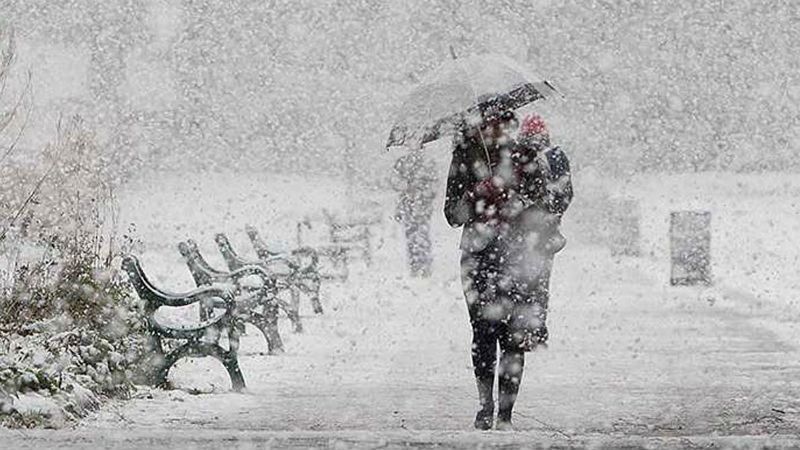 Як вберегти себе під час ожеледиці: практичні поради для пішоходів і водіїв Як вберегти себе під час ожеледиці: практичні поради для пішоходів і водіїв