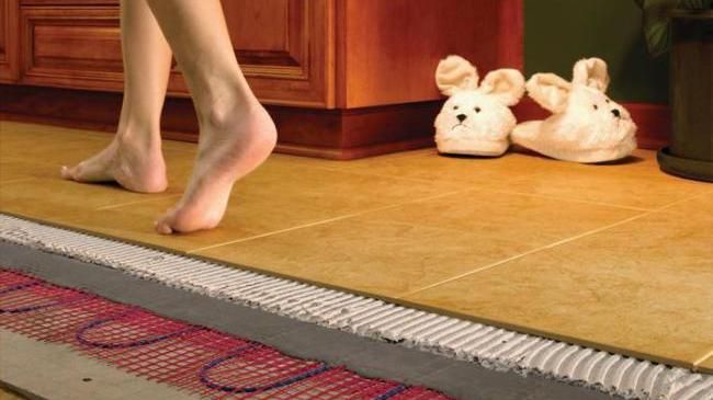 Тепла підлога замість опалення: переваги, недоліки та скільки це коштуватиме