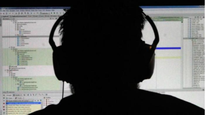 Возможную прослушку журналистов "УП" работниками СБУ расследует именно СБУ Возможную прослушку журналистов "УП" работниками СБУ расследует именно СБУ