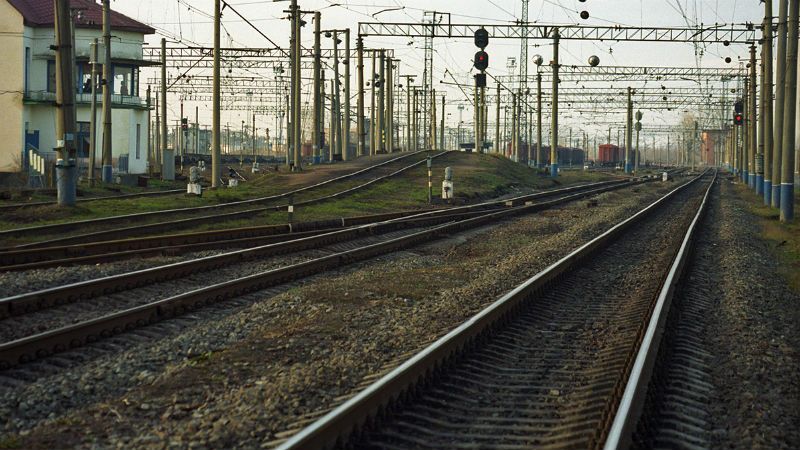 Пасажирський потяг насмерть збив чоловіка на Полтавщині Пасажирський потяг насмерть збив чоловіка на Полтавщині