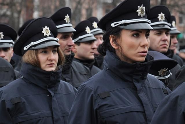 Женщины-полицейские подрались в Запорожье: одна из патрульных попала в больницу