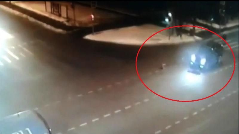 Український чиновник-втікач збив на пішохідному переході двох дітей у Москві Український чиновник-втікач збив на пішохідному переході двох дітей у Москві