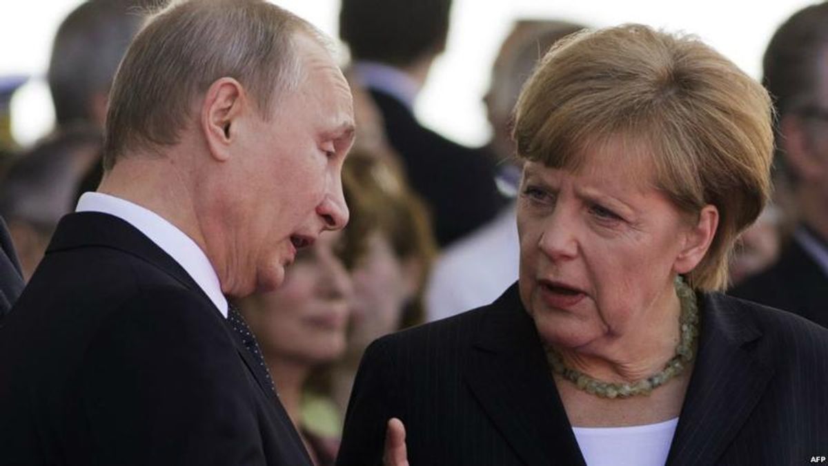 Путін заявив Меркель, що Україна створює загрозу для транзиту газу до Європи
Путін заявив Меркель, що Україна створює загрозу для транзиту газу до Європи