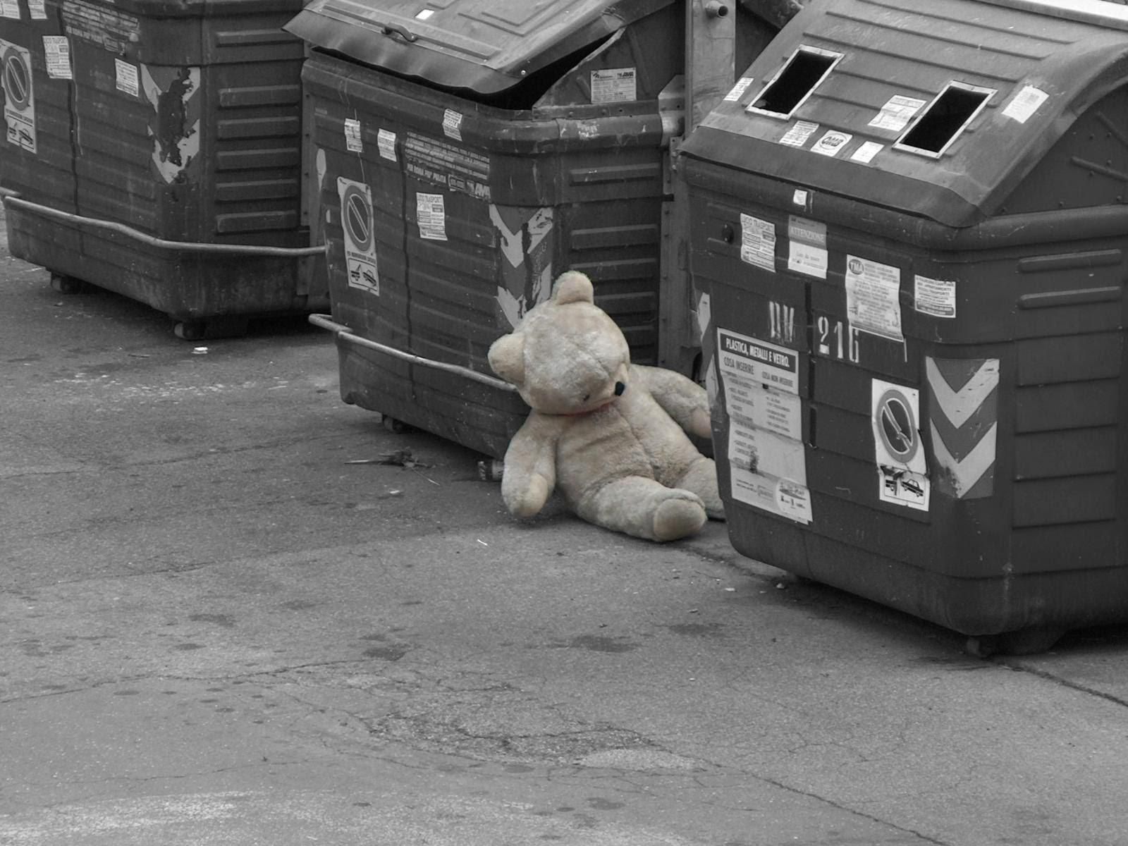 На Львівщині на сміттєзвалищі знайшли тіло немовляти