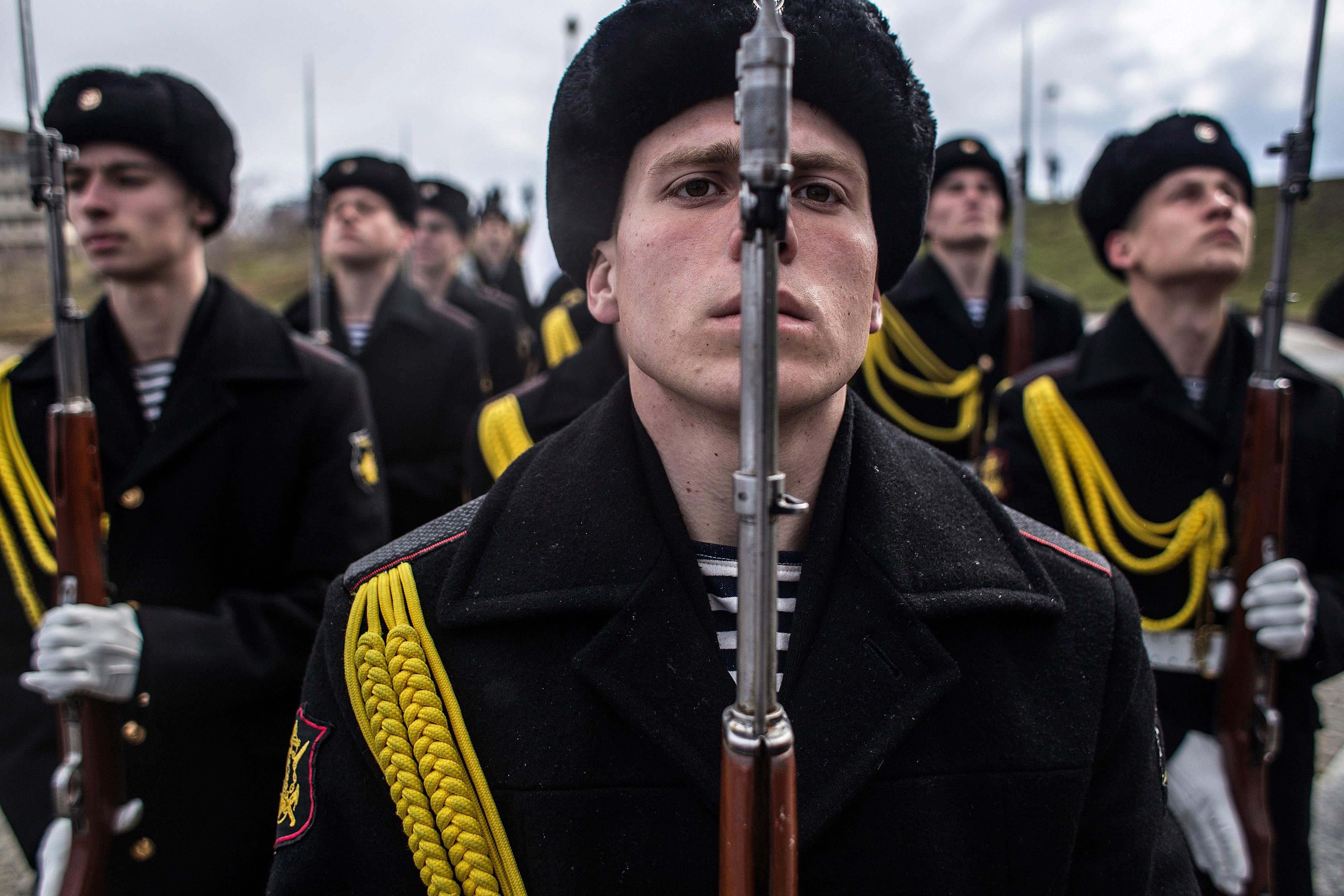 Россия перебросит в Крым еще один батальон десантников