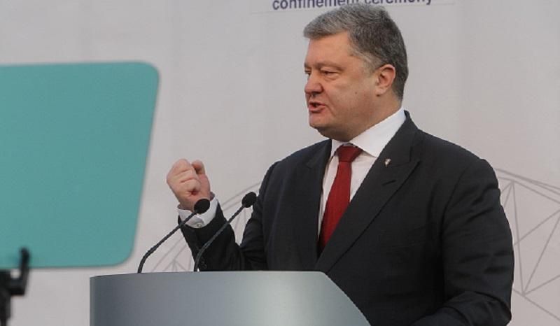 Порошенко заявил, что на фронте воюют только военные-контрактники Порошенко заявил, что на фронте воюют только военные-контрактники