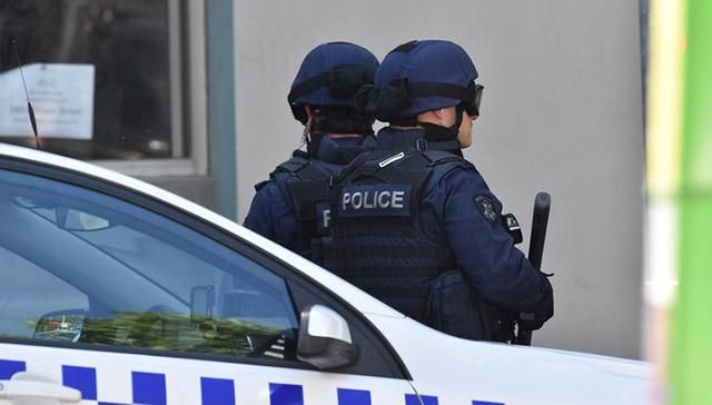 Краще перестрахуватись, ніж шкодувати: поліція 7 годин тримала в оточенні порожній будинок Краще перестрахуватись, ніж шкодувати: поліція 7 годин тримала в оточенні порожній будинок