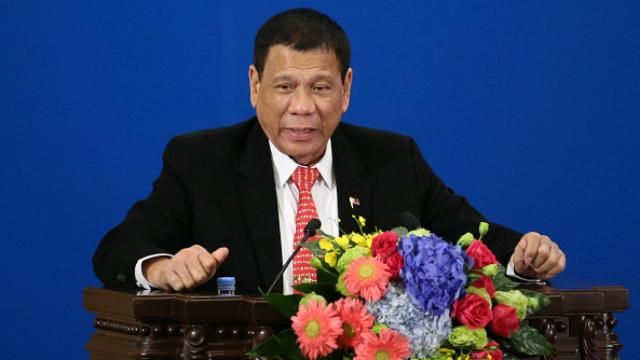 Скандальный президент Филиппин хвастается, что собственноручно убивал людей