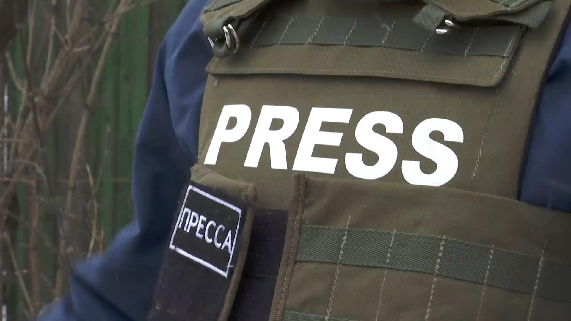 Как на линии разграничения работают зарубежные журналисты Как на линии разграничения работают зарубежные журналисты