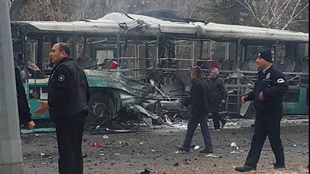 Вибухнув автобус у центрі Туреччини: багато загиблих