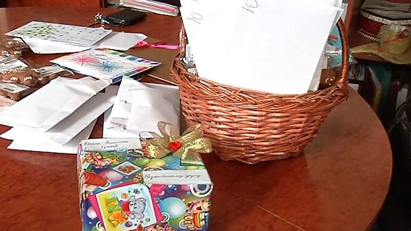 Івано-Франківські дітлахи отримали листи та пряники від однолітків із Волновахи Івано-Франківські дітлахи отримали листи та пряники від однолітків із Волновахи