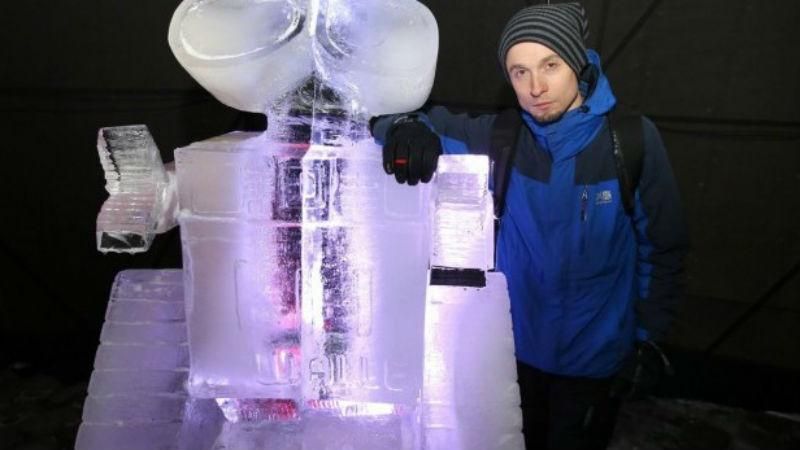 Незвичайний будинок крижаних скульптур у Львові: з'явилися яскраві фото