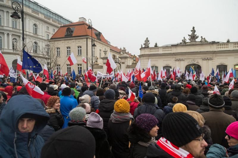 Митингующие в Польше пообещали продолжать протестовать
