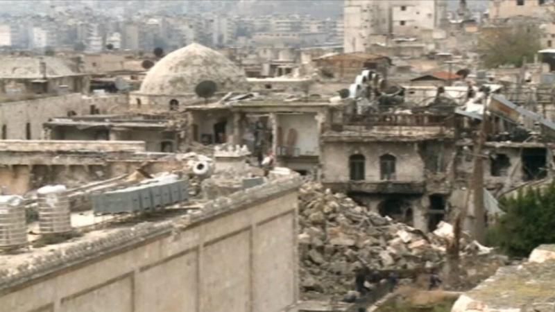 Евакуація Алеппо: 50 тисяч людей перебувають у пастці

