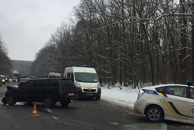 Сразу 7 авто попали в аварию в Харькове