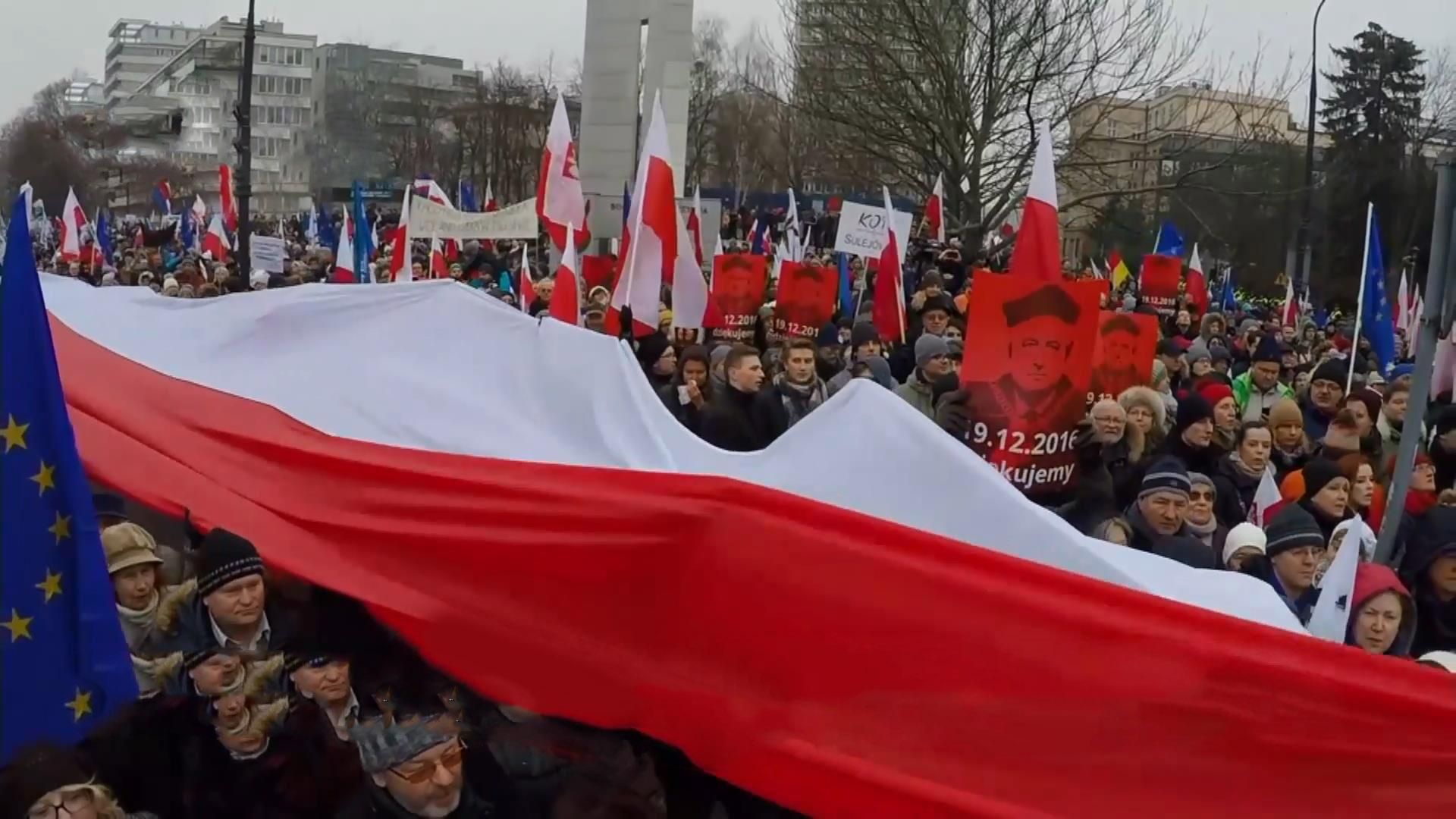 Парламентська криза у Польщі і як намагаються її вирішити: перебіг протестів в країні