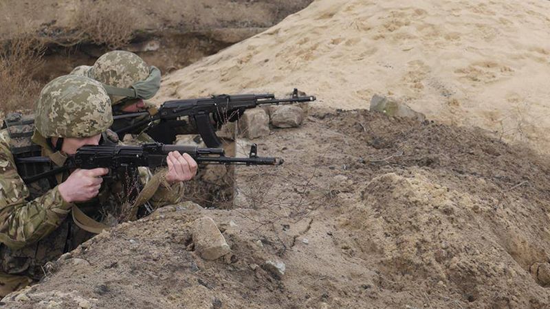 Бойовики нарощують силу біля Світлодарської дуги, – штаб АТО Бойовики нарощують силу біля Світлодарської дуги, – штаб АТО