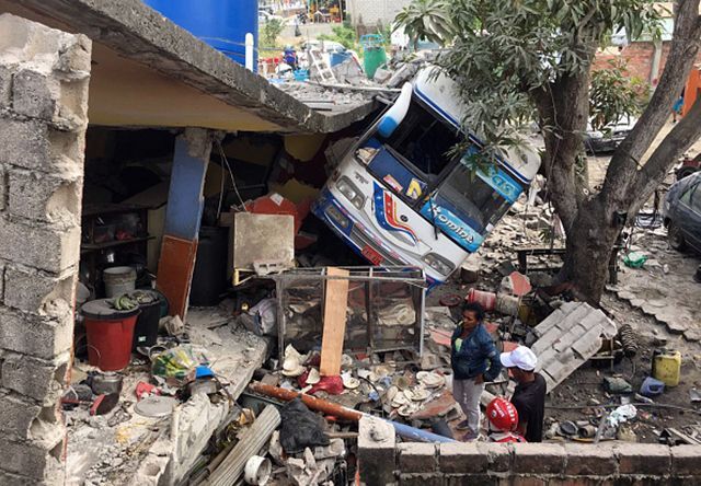 Мощное землетрясение всколыхнуло Эквадор: есть жертвы