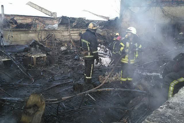 Пожежа забрала життя 2 людей на колишньому "Шкірзаводі" в Харкові
