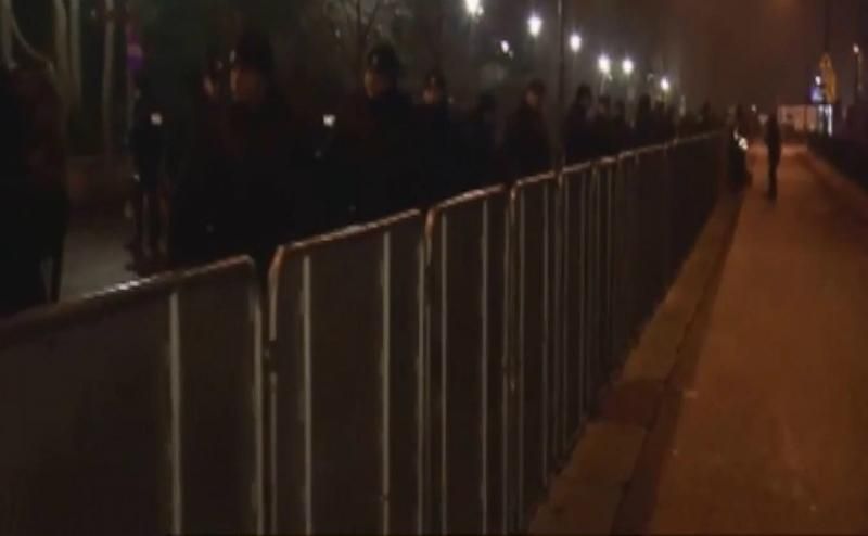 Полиция оттеснила демонстрантов от Сейма в Варшаве
