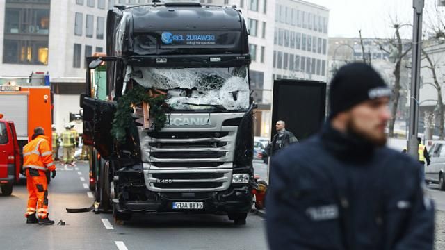 Теракт у Берліні: підозрюваного шукають у лікарнях