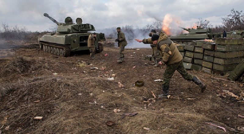 У зоні АТО гаряче: ворог гатить із забороненої зброї